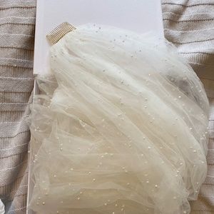 A.B. Ellie Harlow Pearl Veil
